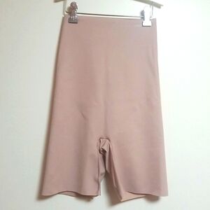 ❤❤️ Calvin Klein High Waist Mid Thigh Short Shapewear - S